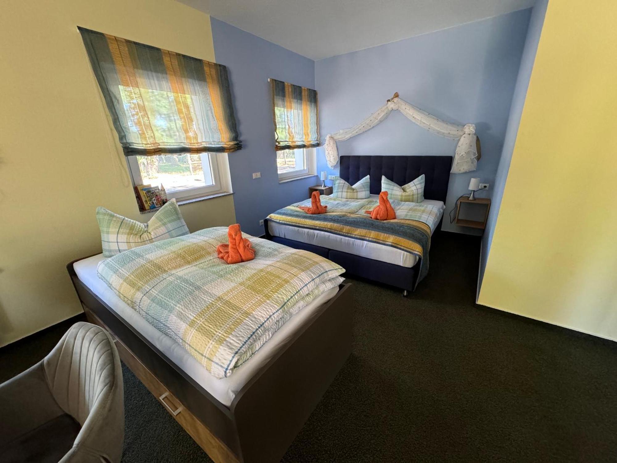 Bed & Breakfast Am Waldguertel Forst  Exterior foto