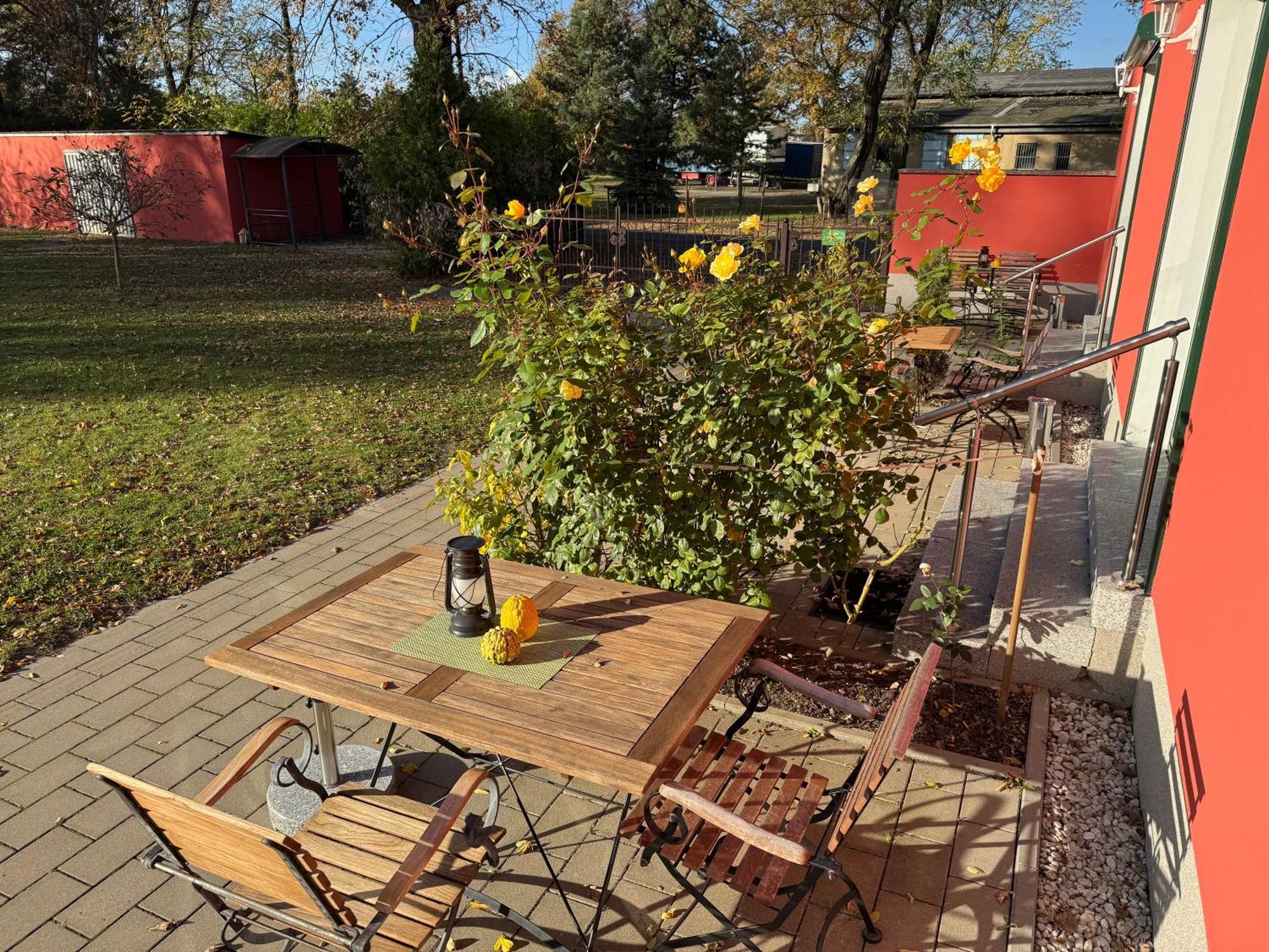 Bed & Breakfast Am Waldguertel Forst  Exterior foto